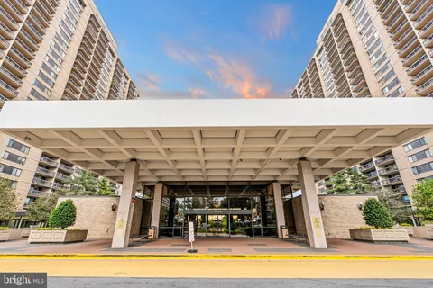 $289,900 | 3701 South George Mason Drive, Unit 916N, Falls Church, VA 22041