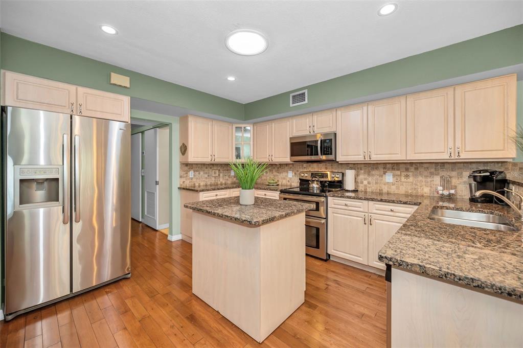 250 Rosery Road Northwest, Unit 218 Largo, FL 33770 - Photo 13 of 46