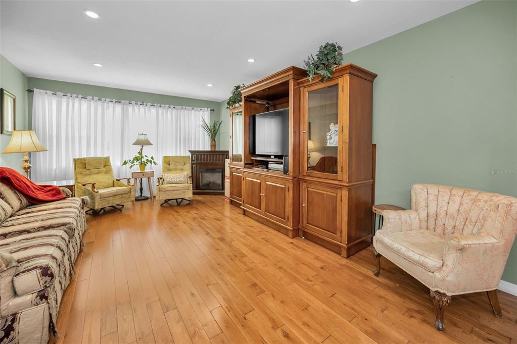 250 Rosery Road Northwest, Unit 218 Largo, FL 33770 - Photo 25 of 46