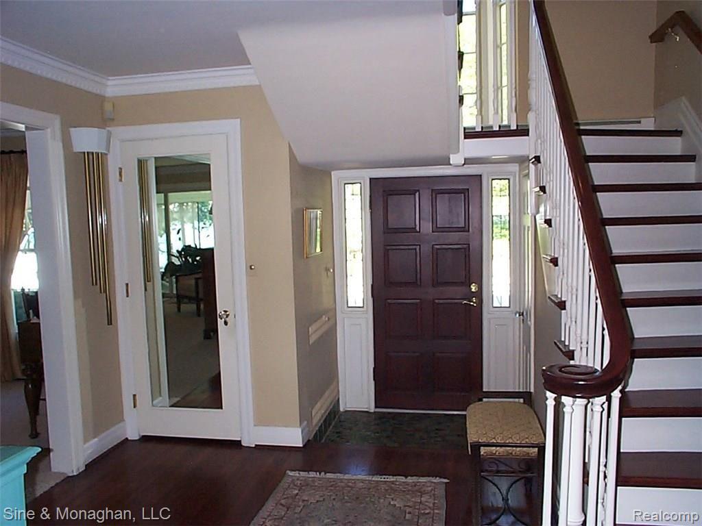 962 North Riverside Avenue St. Clair, MI 48079 - Photo 7 of 99 7 FOYER 962 N RIVERSIDE.JPG