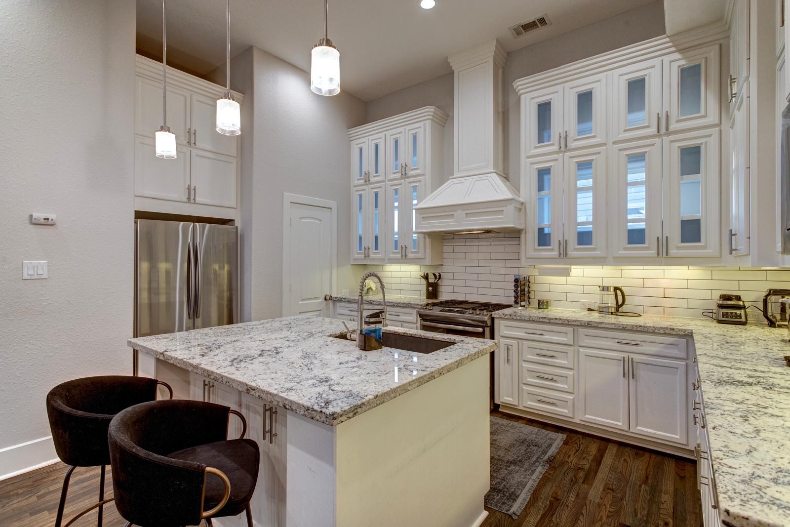 2020 McGowen Street, Unit M Houston, TX 77004 - Photo 11 of 29 (2nd floor)