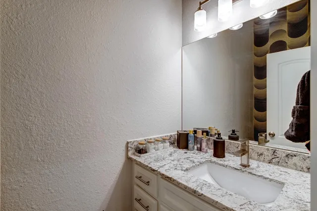 $2,850 | 2020 McGowen Street, Unit M, Houston, TX 77004