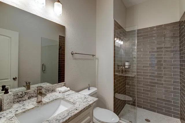 $2,850 | 2020 McGowen Street, Unit M, Houston, TX 77004