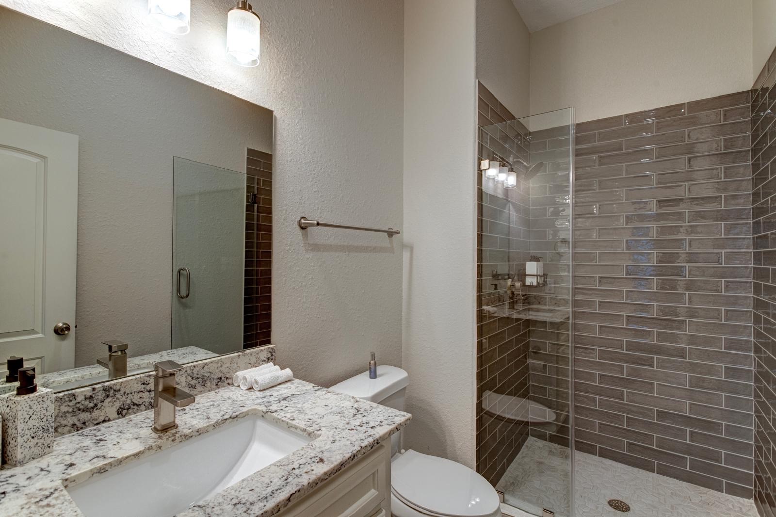 2020 McGowen Street, Unit M Houston, TX 77004 - Photo 17 of 29 secondary bath (3rd floor)