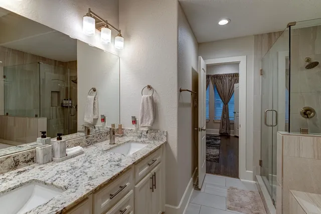 $2,850 | 2020 McGowen Street, Unit M, Houston, TX 77004