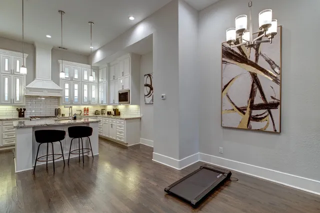 $2,850 | 2020 McGowen Street, Unit M, Houston, TX 77004