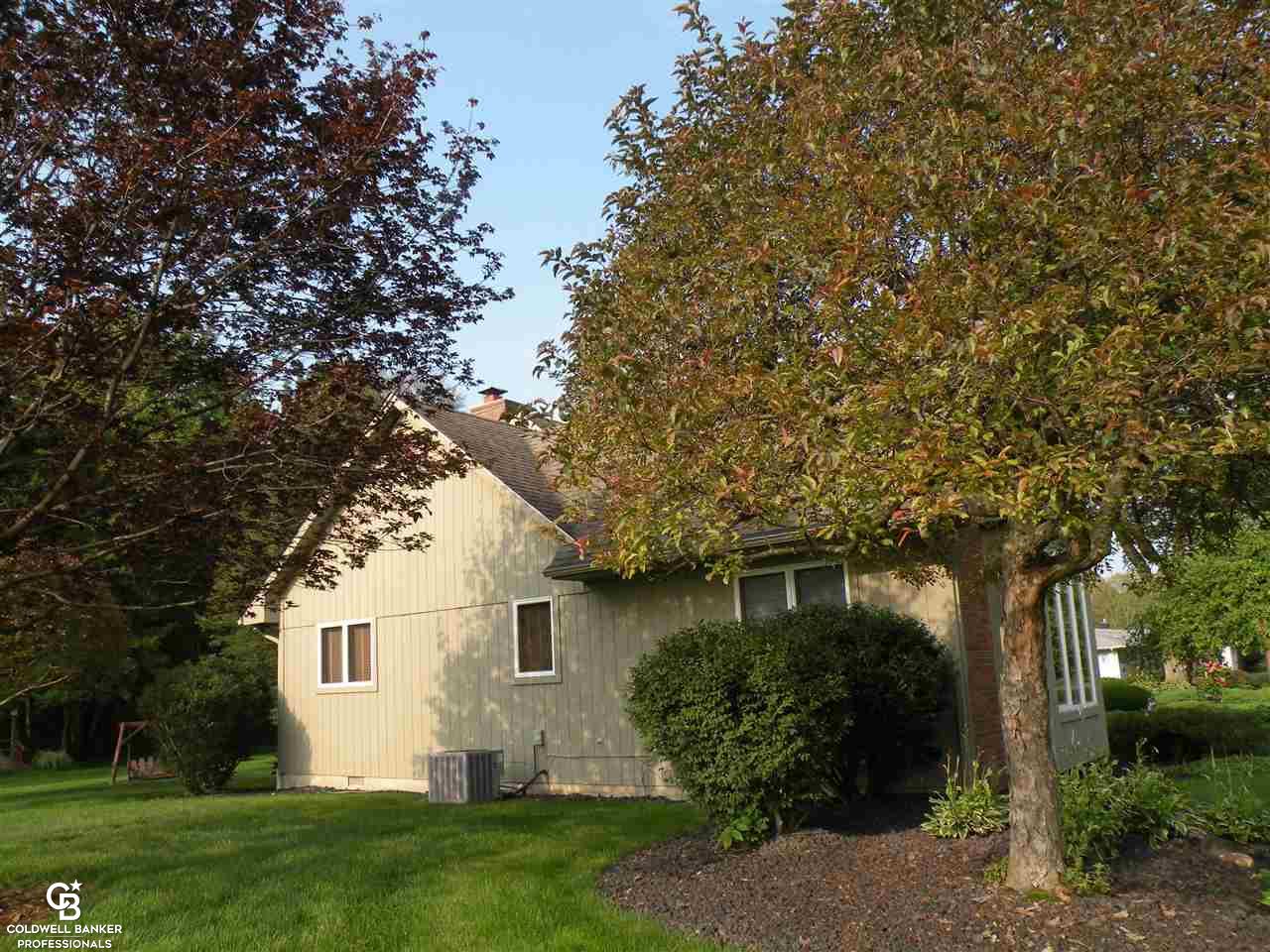 9571 Big Hand Road Columbus, MI 48063 - Photo 32 of 35 50064119-31.JPG