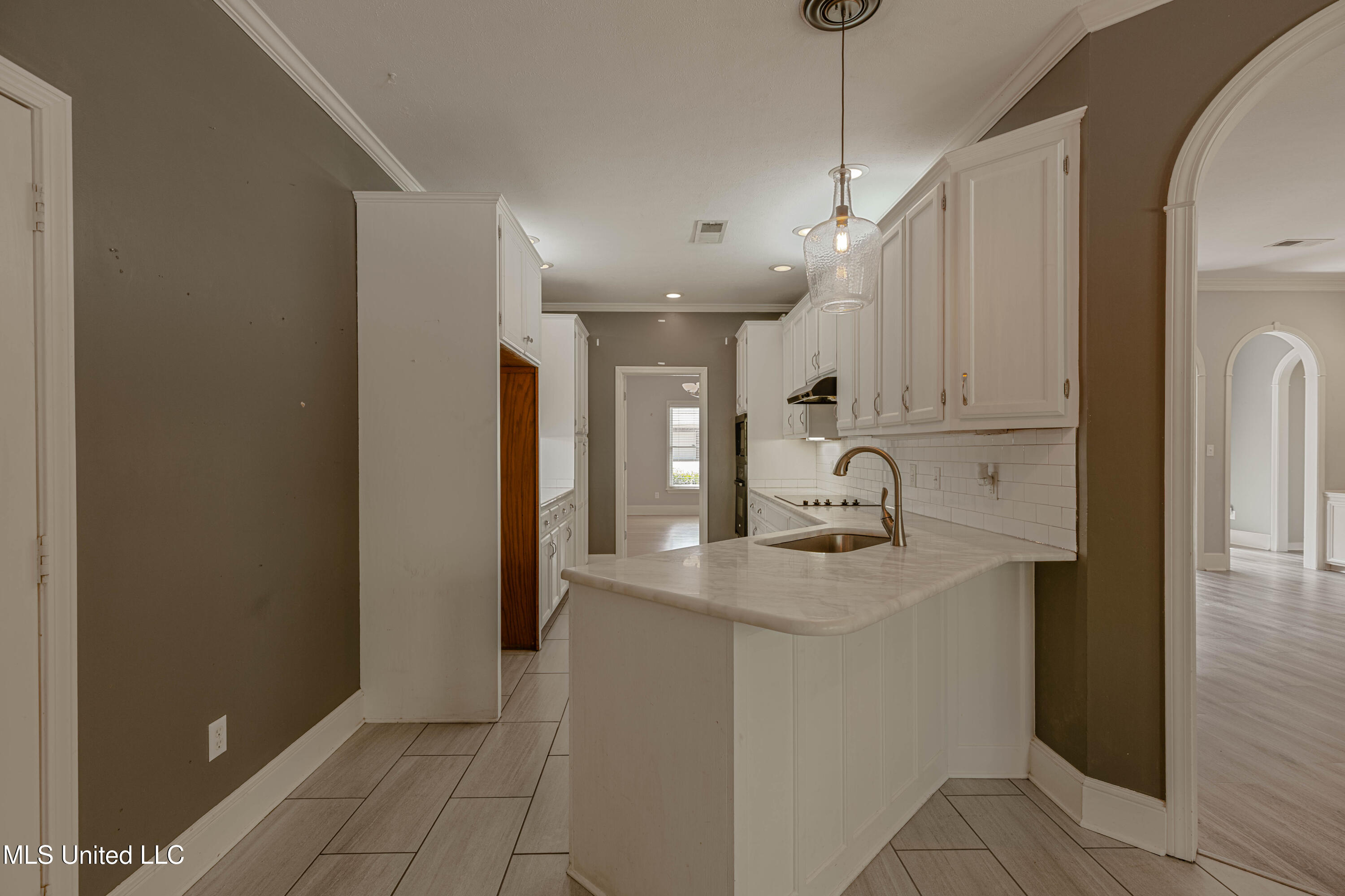 1046 Newland Street Jackson, MS 39211 - Photo 11 of 45 IMG_6129-Edit