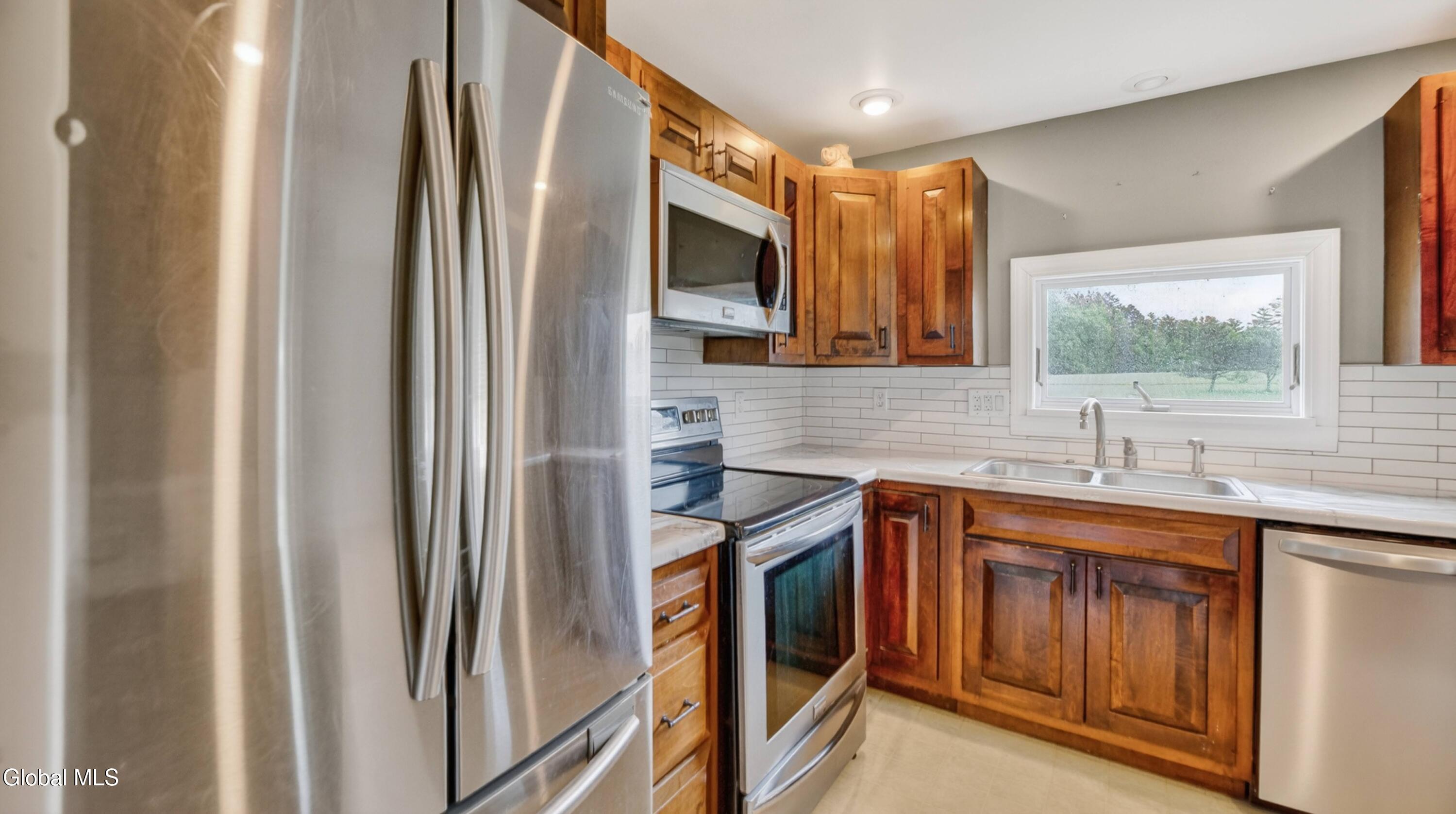 422 Vandenburgh Point Road Gloversville, NY 12078 - Photo 9 of 59 422 Vandenburgh Pt Rd-19