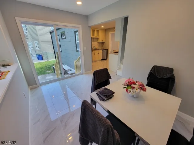 $1,300 | 40 Surrey Lane, Clifton, NJ 07012