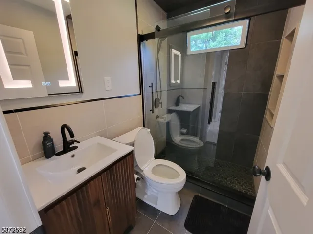 $1,300 | 40 Surrey Lane, Clifton, NJ 07012