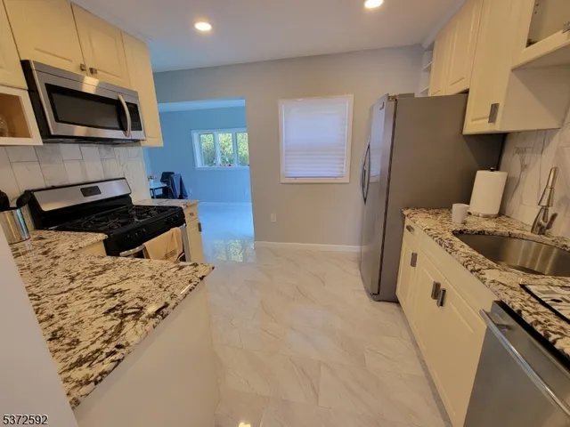 $1,300 | 40 Surrey Lane, Clifton, NJ 07012