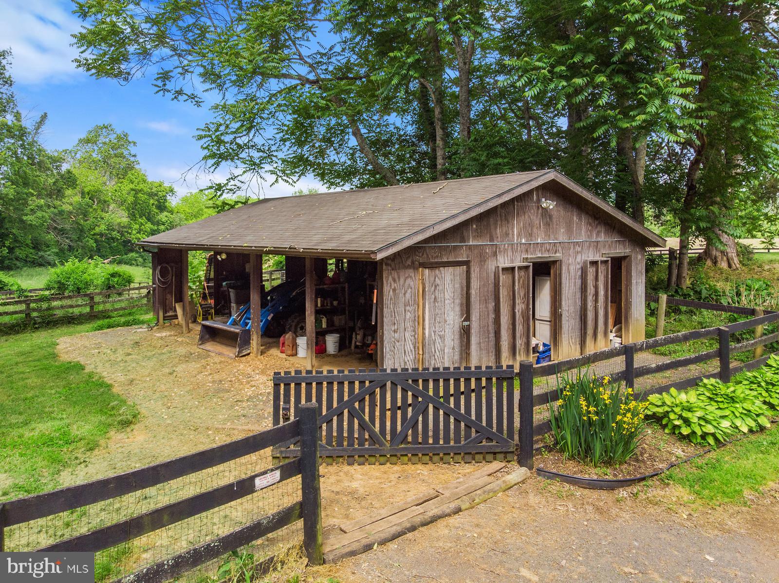 8531 Holtzclaw Road Warrenton, VA 20186 - Photo 12 of 53 Gallery Image 12