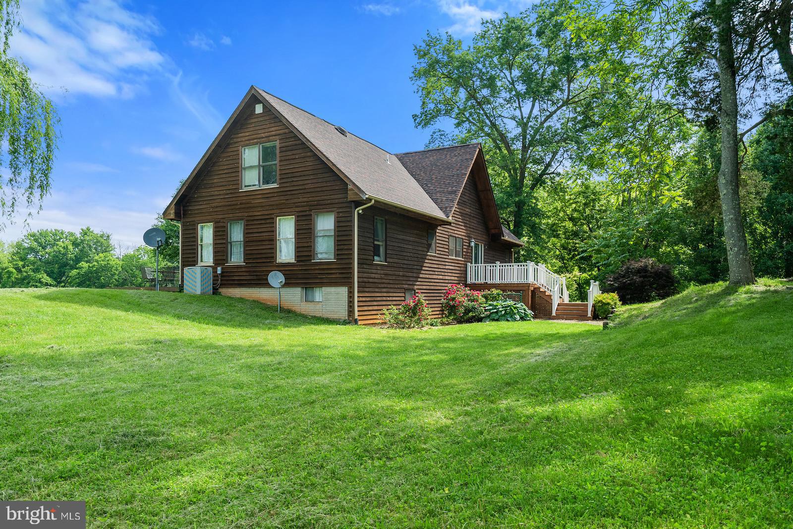 8531 Holtzclaw Road Warrenton, VA 20186 - Photo 3 of 53 Gallery Image 3