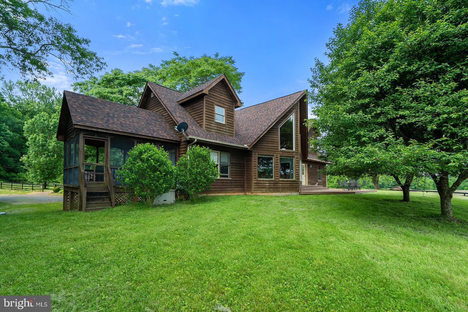8531 Holtzclaw Road Warrenton, VA 20186 - Photo 4 of 53 Gallery Image 4