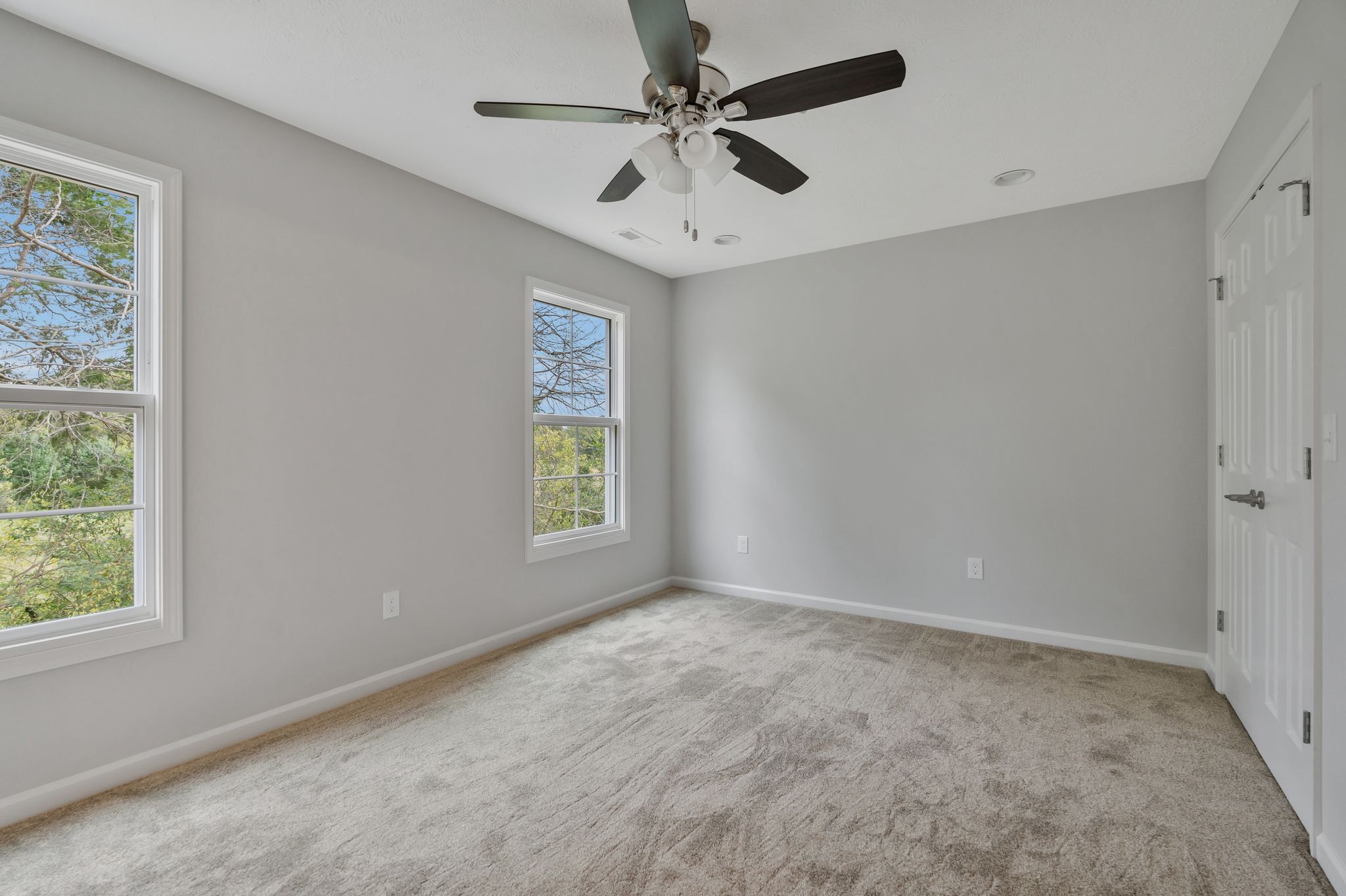 401 Doak Road, Unit 41 Manchester, TN 37355 - Photo 15 of 29 a view of an empty room with a window