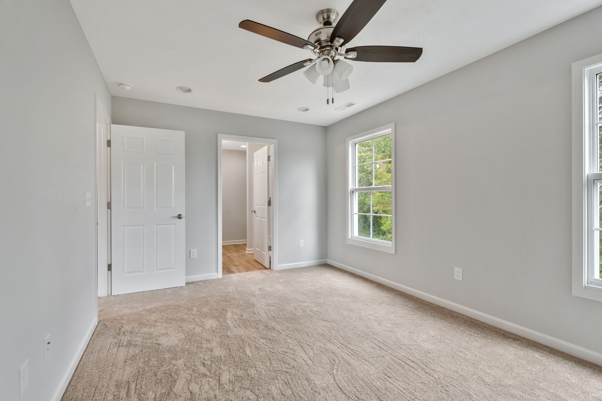 401 Doak Road, Unit 41 Manchester, TN 37355 - Photo 16 of 29 a view of an empty room with a window