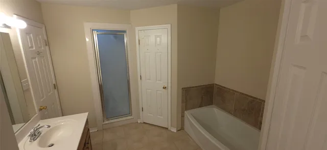 $229,900 | 215 Bridgeview Drive, Onalaska, TX 77360