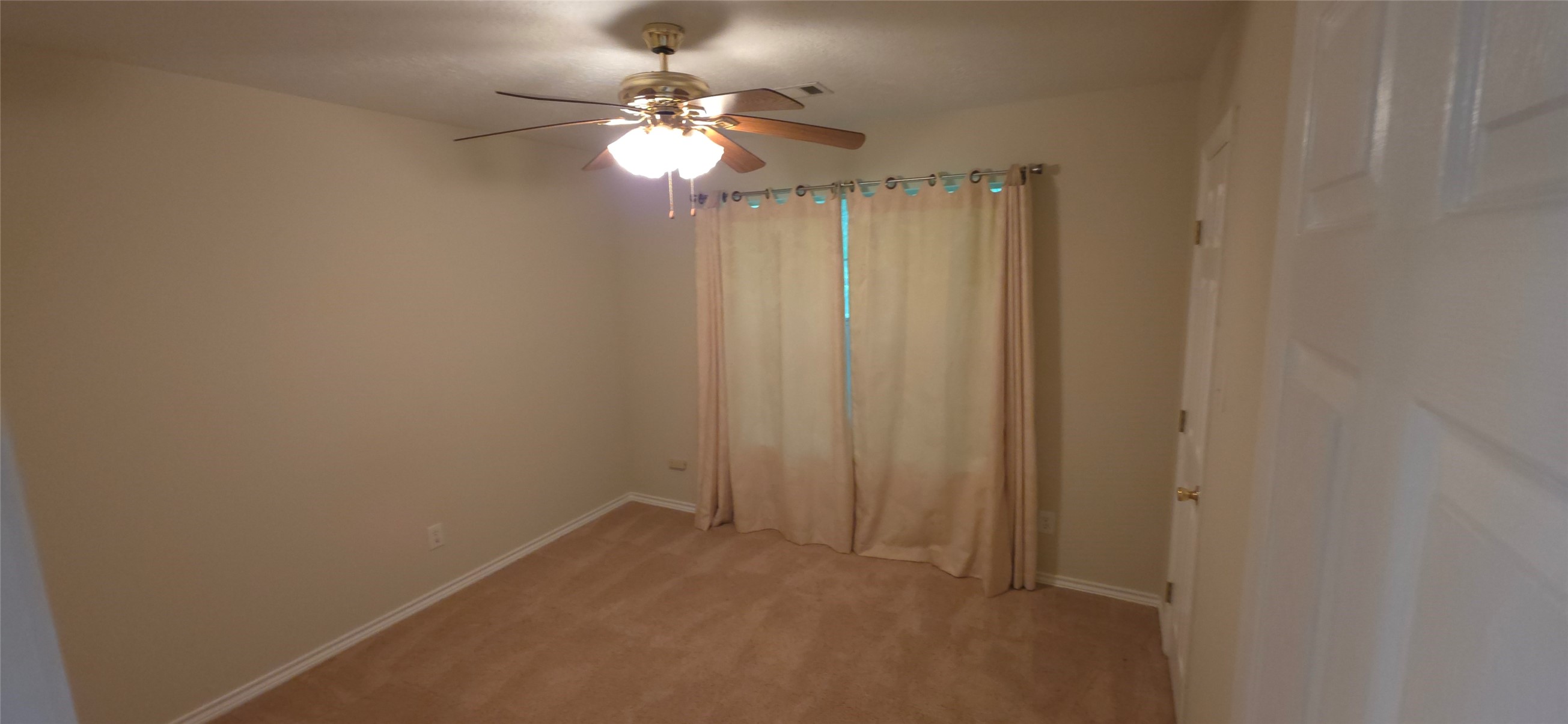215 Bridgeview Drive Onalaska, TX 77360 - Photo 18 of 29 a view of a chandelier in a room