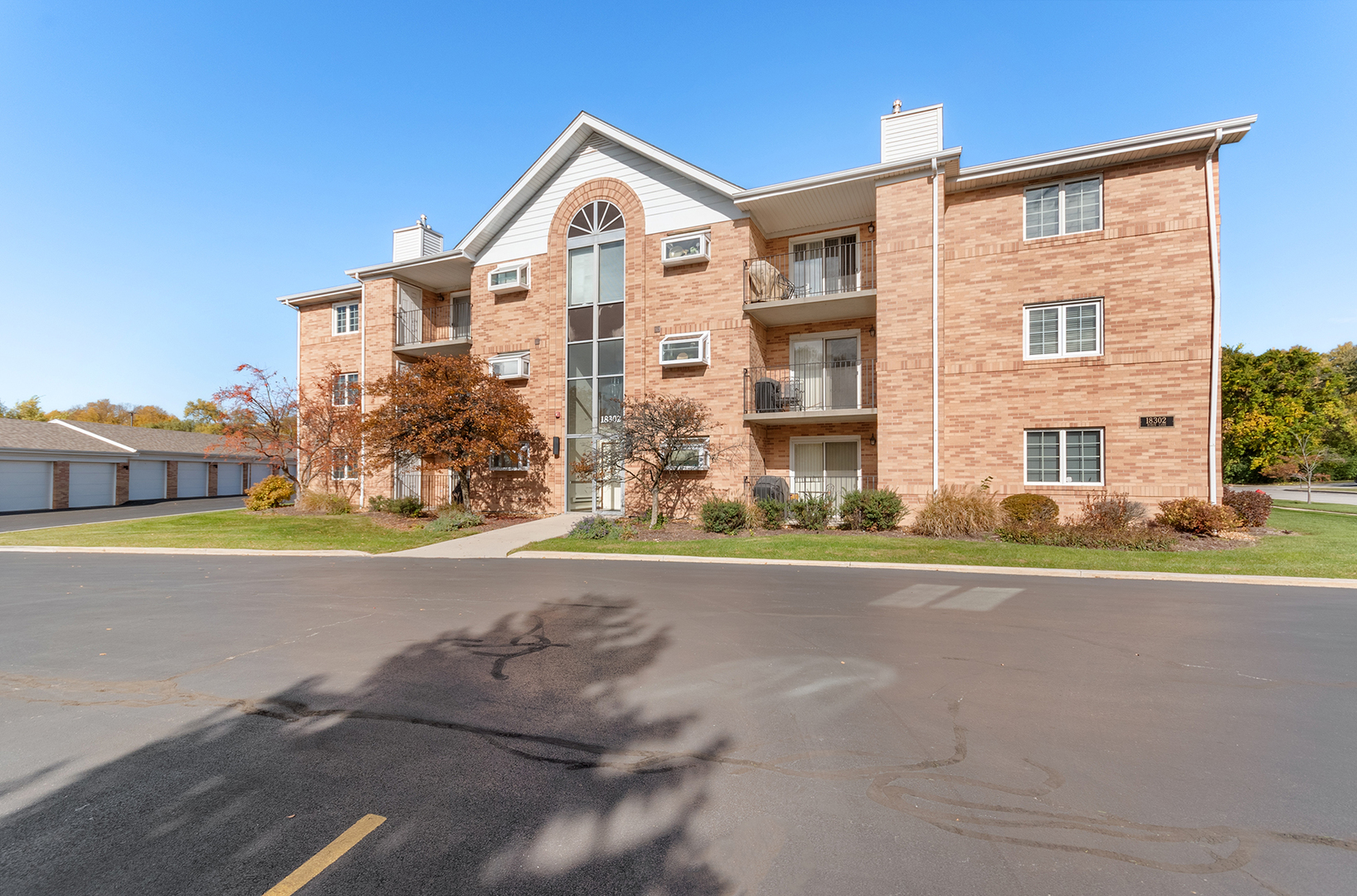 18302 Robin Lane, Unit D1 Homewood, IL 60430 - Photo 2 of 22