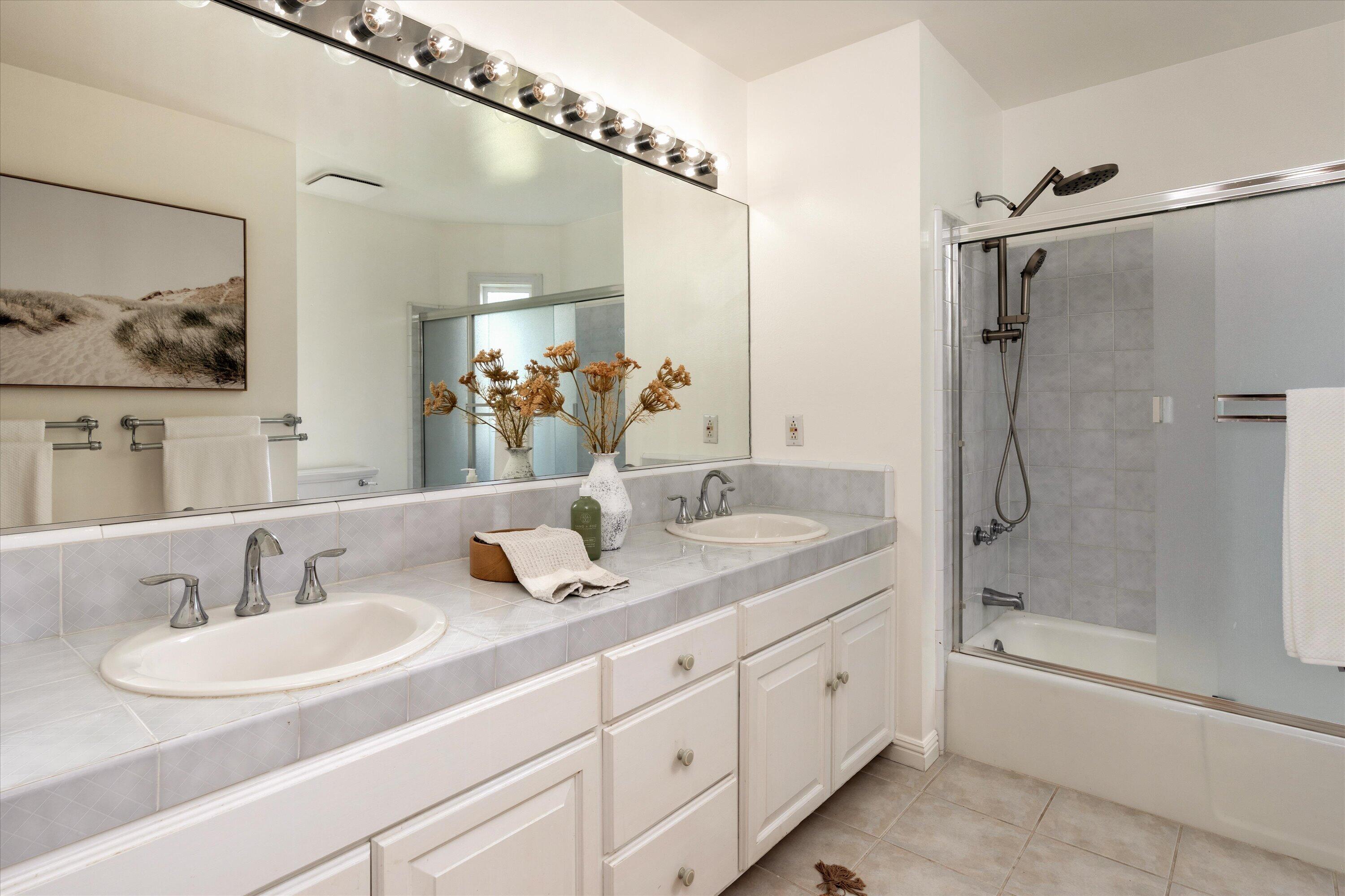 176 Toro Canyon Road Carpinteria, CA 93013 - Photo 18 of 40 Bathroom 1