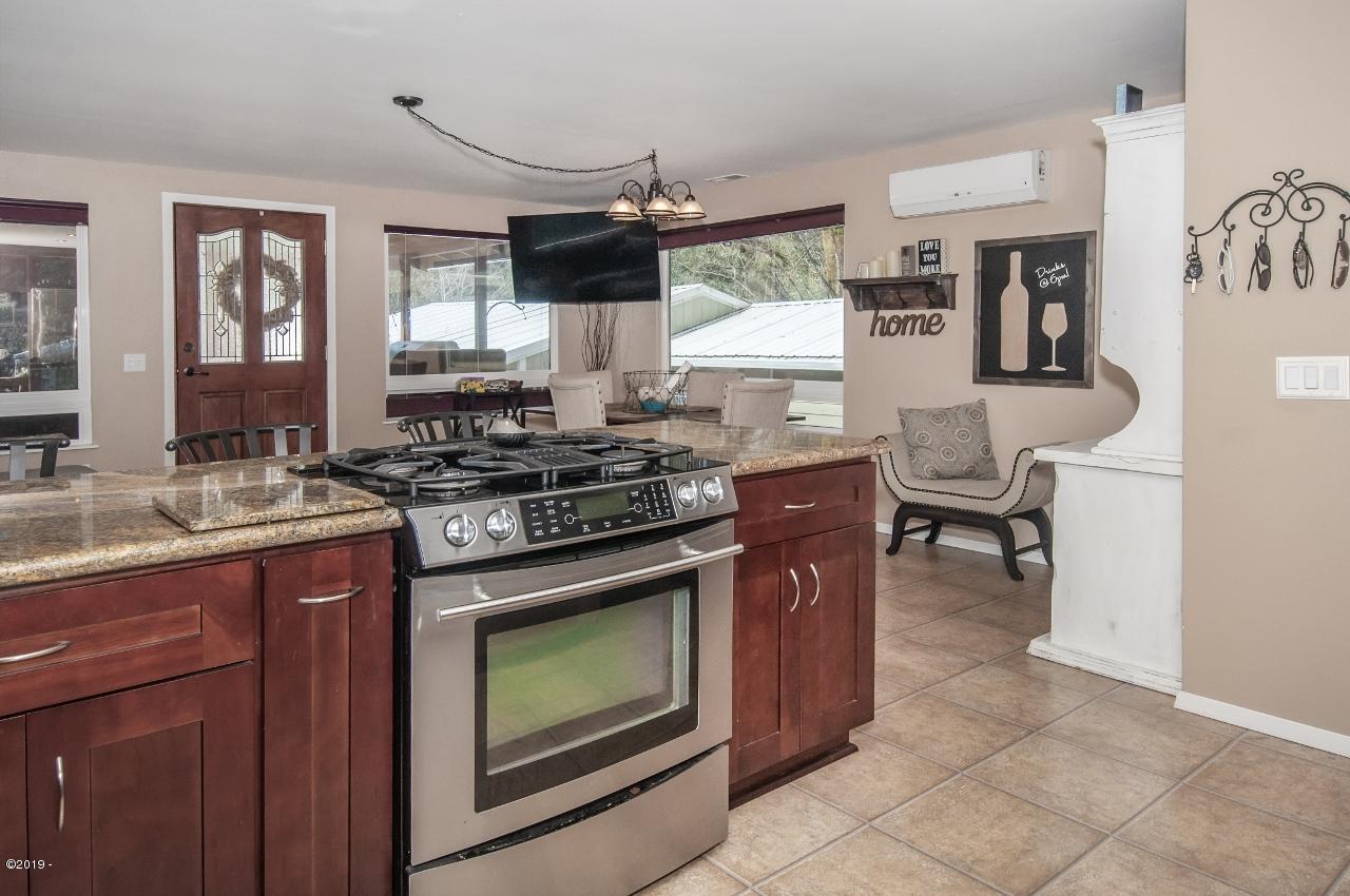 1525 North North Bank Road Otis, OR 97368 - Photo 12 of 40 Kitchen - View 3 (1280x850)