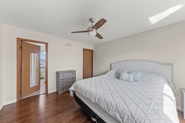 $375,000 | 317 Christine Lane, Hainesville, IL 60030