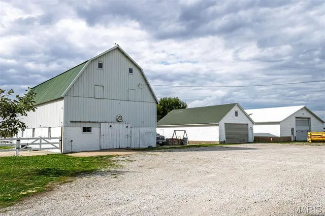 $450,000 | 371 Frey Meadows Road, Pocahontas, IL 62275