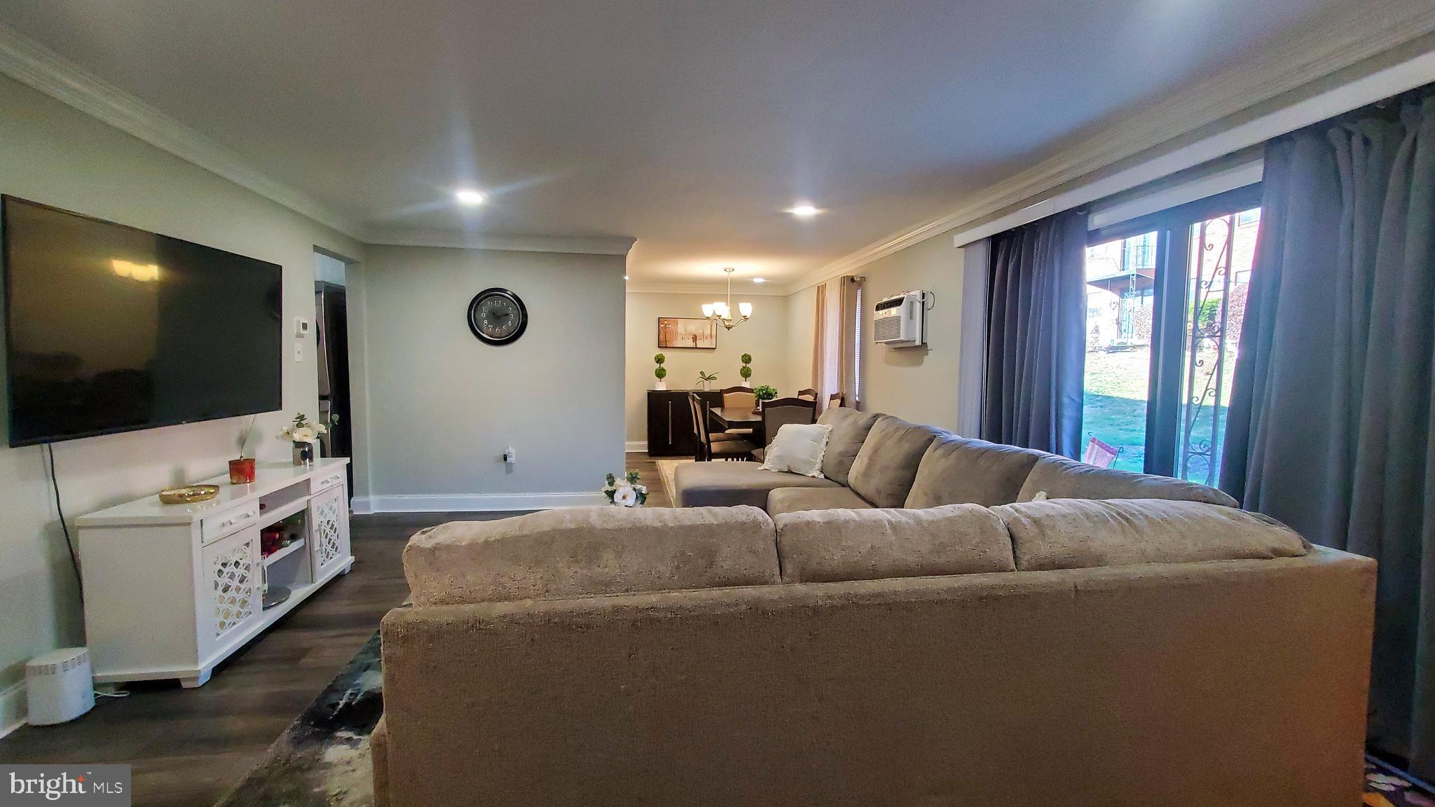 1 Lawrence Road, Unit M1B Broomall, PA 19008 - Photo 3 of 17 Living room