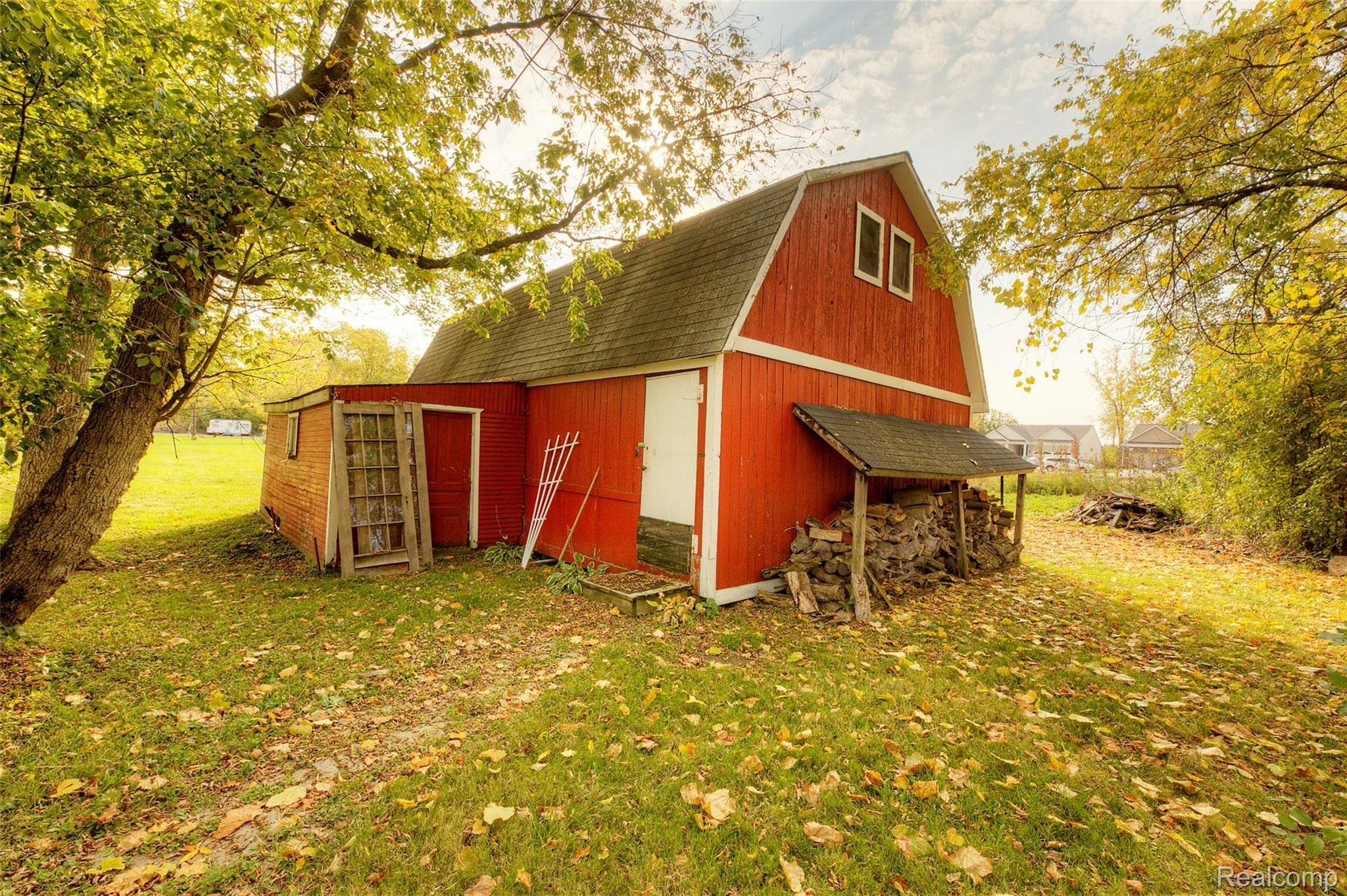 50025 Geddes Road Canton, MI 48188 - Photo 42 of 48 42 Pole Barn.jpg