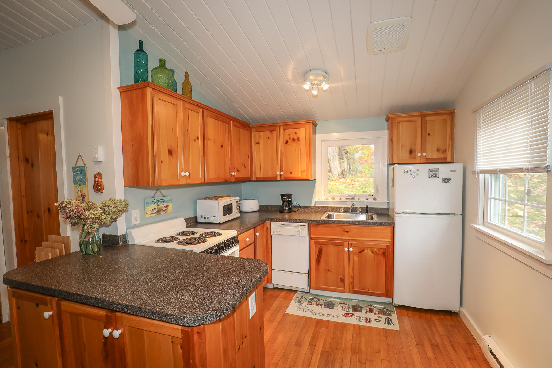 1627 Post Road, Unit 8 Wells, ME 04090 - Photo 9 of 27 Kitchen