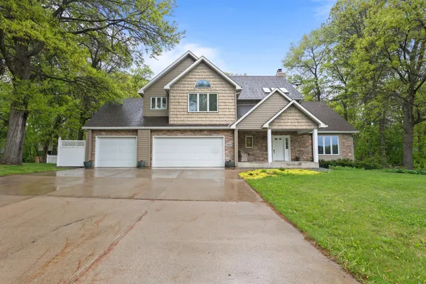 $549,900 | 850 Meadowlawn Court, Sartell, MN 56377