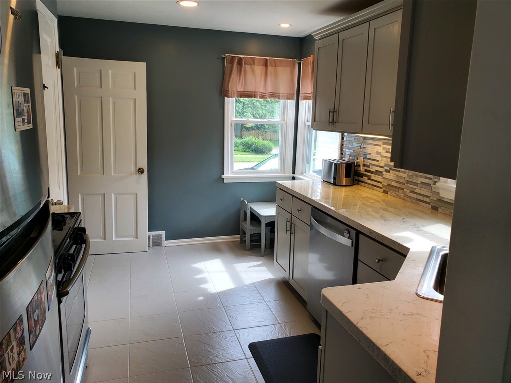 1324 Brainard Road Lyndhurst, OH 44124 - Photo 9 of 19
