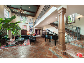 2100 Queensferry Road Los Angeles, CA 90049 - Photo 2 of 38