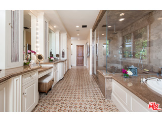 2100 Queensferry Road Los Angeles, CA 90049 - Photo 25 of 38