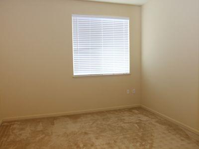 2177 Alum Rock Avenue, Unit 211 San Jose, CA 95116 - Photo 19 of 46 an empty room with a window