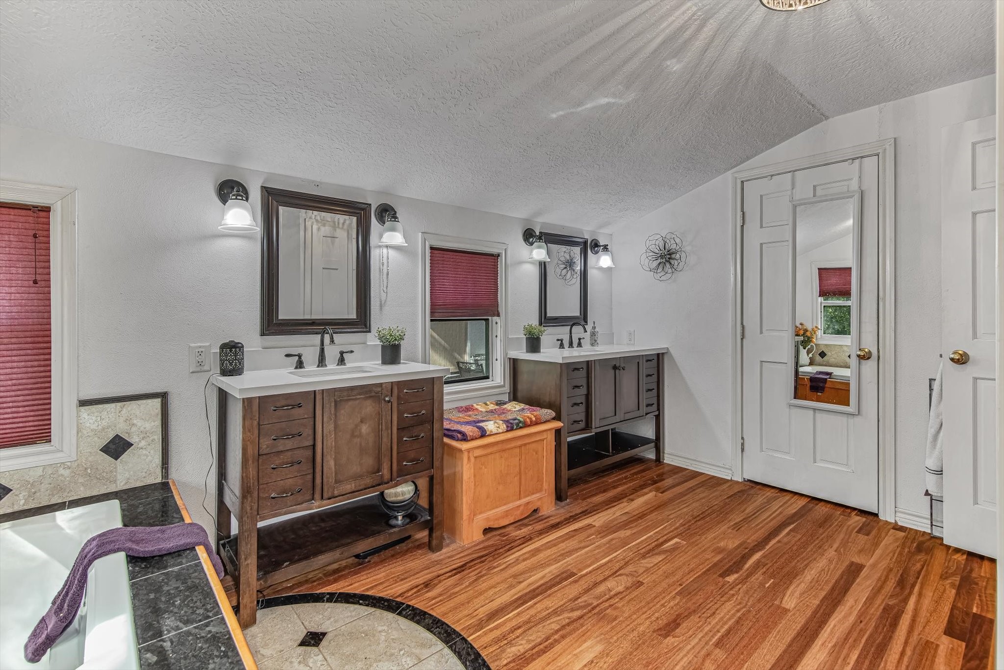 284 County Road 2003 South Liberty, TX 77575 - Photo 13 of 49 Primary bathroom