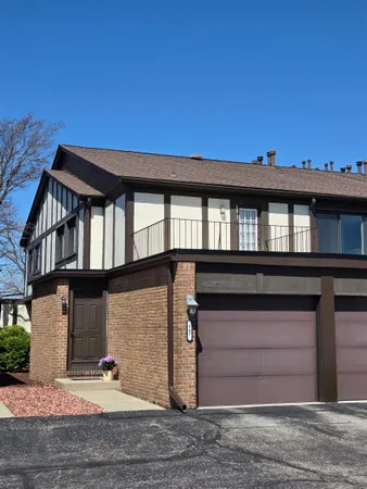 $189,501 | 507 Country Club Drive, St. Clair Shores, MI 48082