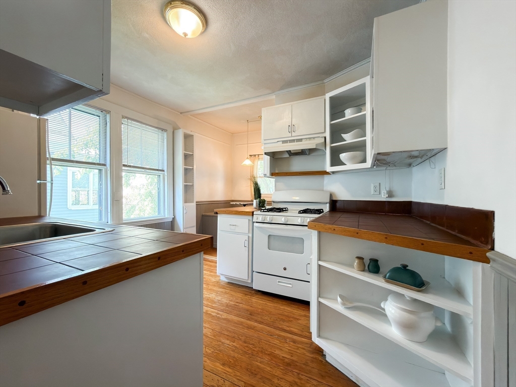 102-104 Pearson Road, Unit 2 Somerville, MA 02144 - Photo 5 of 14