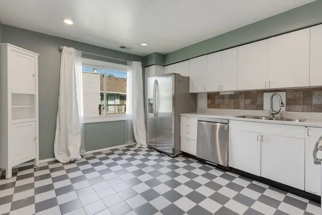 $310,000 | 938 Hidden Lake Drive, Unit 938, Buffalo Grove, IL 60089