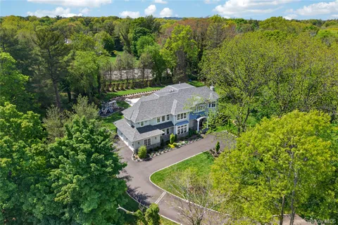 $6,748,000 | 3 Wood Hollow Lane, Glen Head, NY 11545