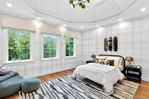 $6,748,000 | 3 Wood Hollow Lane, Glen Head, NY 11545