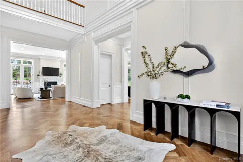 $6,748,000 | 3 Wood Hollow Lane, Glen Head, NY 11545