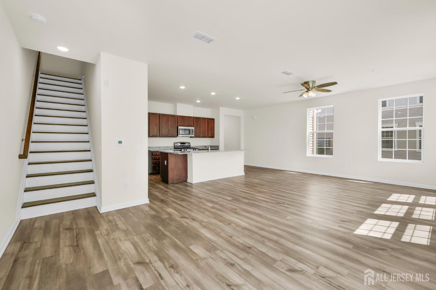 228 Park Lane Dunellen, NJ 08812 - Photo 8 of 25