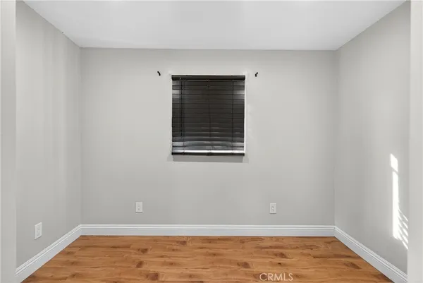 a view of empty room with window