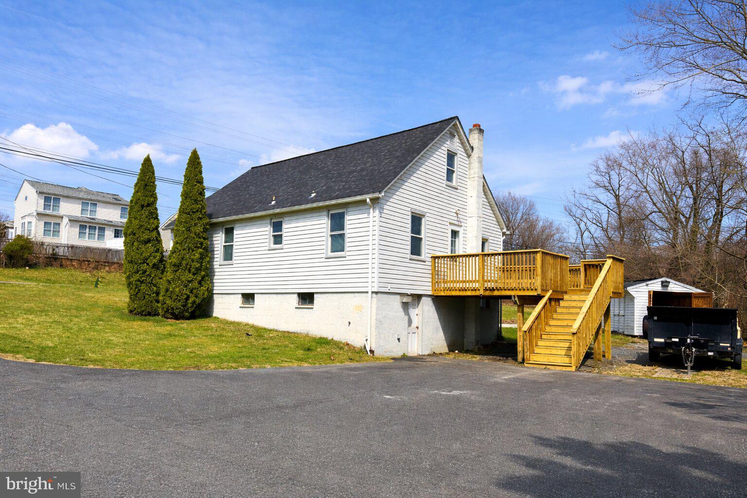 4425 East Joppa Road Nottingham, MD 21236 - Photo 2 of 4 Side exterior view