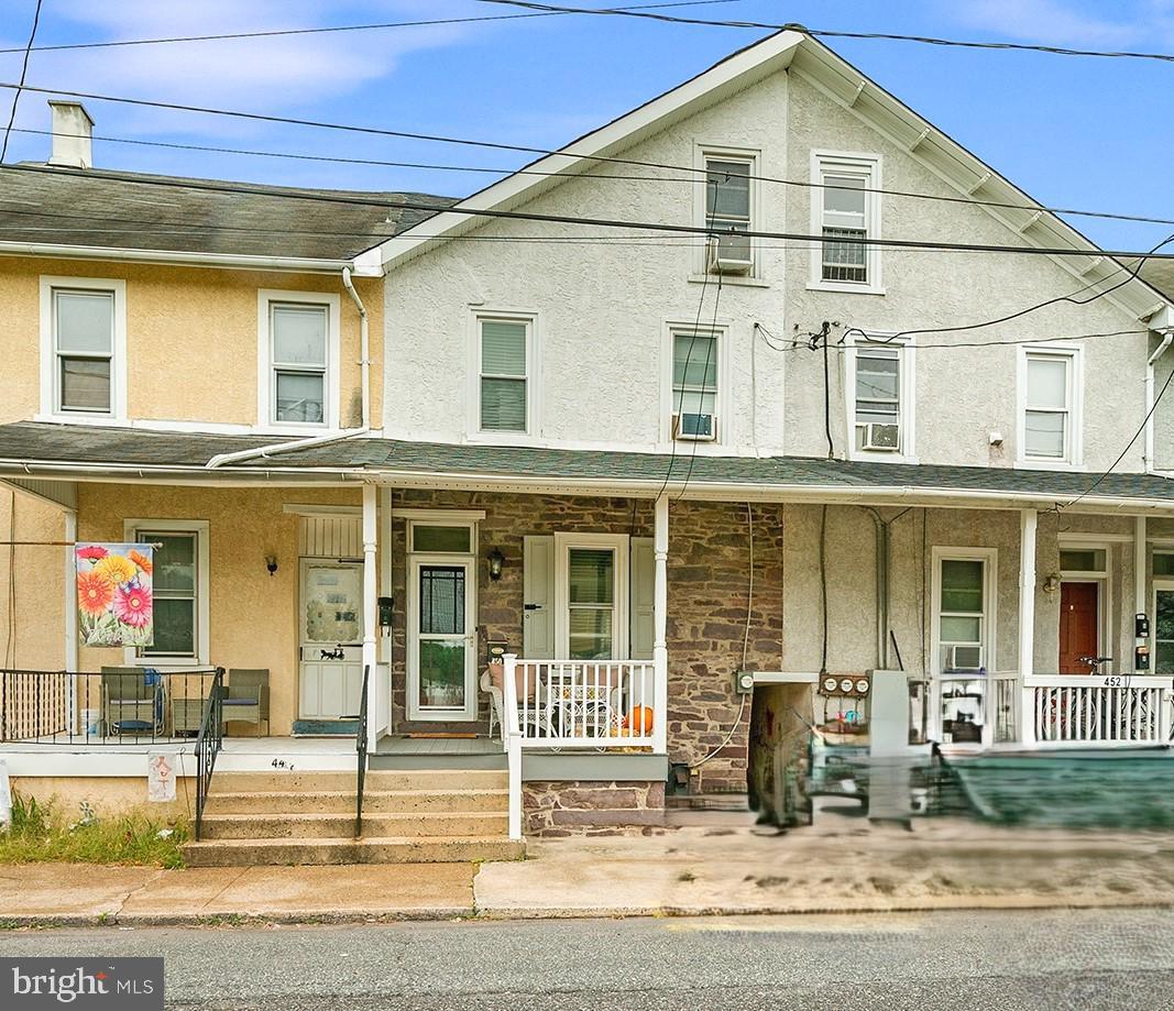 450 Seminary Street Pennsburg, PA 18073 - Photo 2 of 27