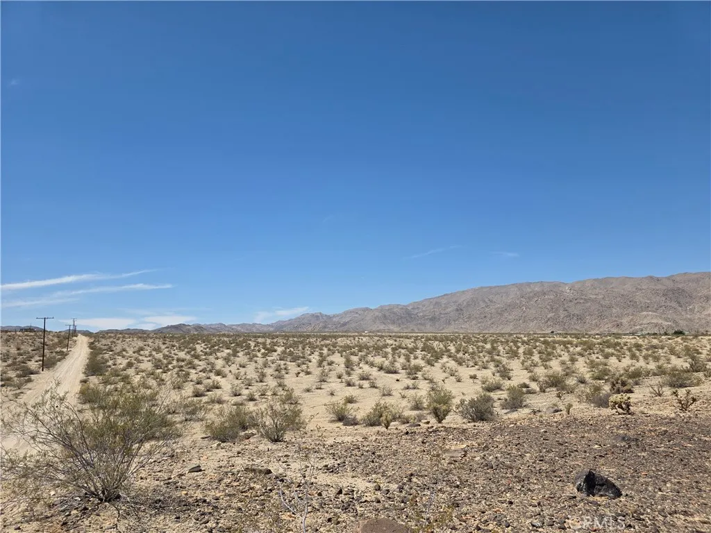 2 Baseline Road Twentynine Palms, CA 92277 - Photo 15 of 20 a view of city and mountain