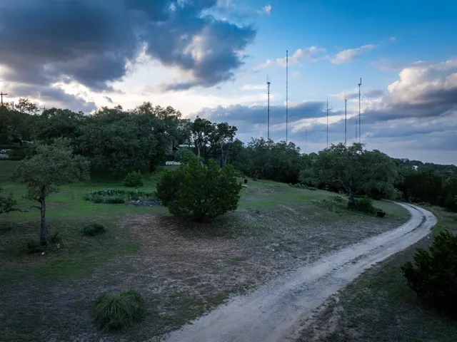 $2,900,000 | 1106 The High Road, Austin, TX 78746