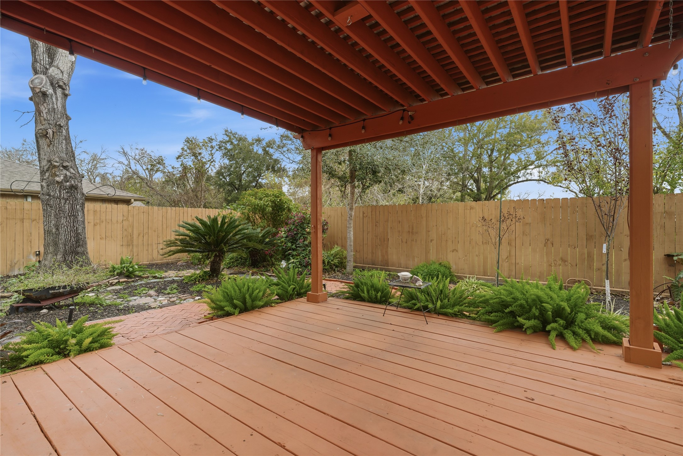 2003 Richvale Lane Houston, TX 77062 - Photo 26 of 29 a front view of a house with garden